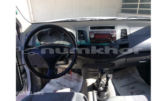 Buy Import Toyota Hilux White Car in Import - Dubai in Bumthang Buy Import Toyota Hilux White Car in Import - Dubai in Bumthang