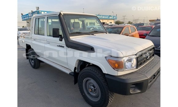 Buy Import Toyota Land Cruiser White Car in Import - Dubai in Bumthang Buy Import Toyota Land Cruiser White Car in Import - Dubai in Bumthang