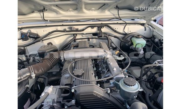 Buy Import Toyota Land Cruiser White Car in Import - Dubai in Bumthang Buy Import Toyota Land Cruiser White Car in Import - Dubai in Bumthang
