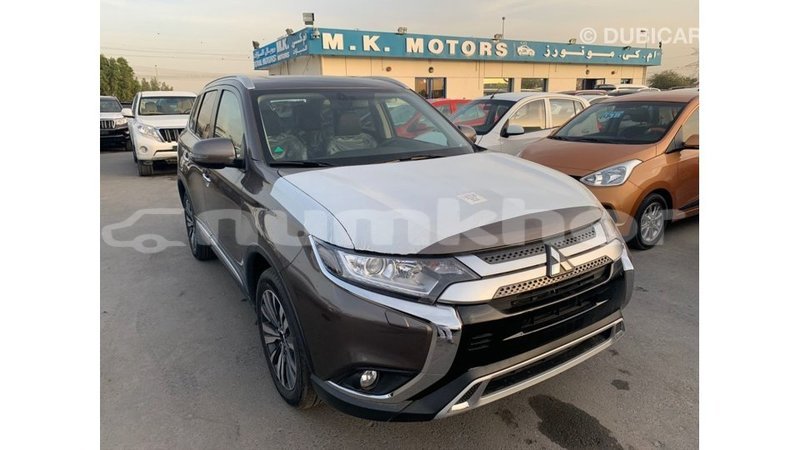 Big with watermark mitsubishi outlander bumthang import dubai 2507