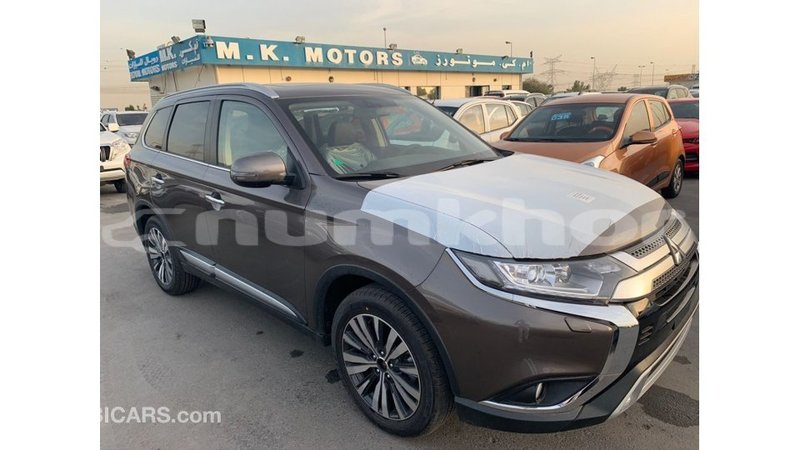 Big with watermark mitsubishi outlander bumthang import dubai 2507