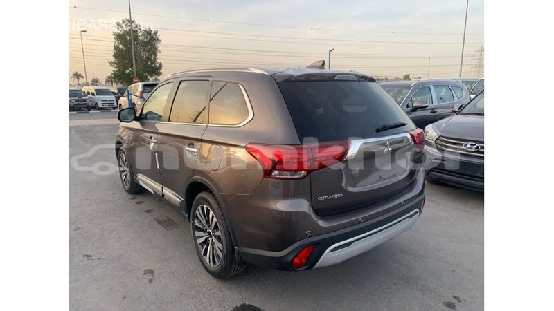 Big with watermark mitsubishi outlander bumthang import dubai 2507