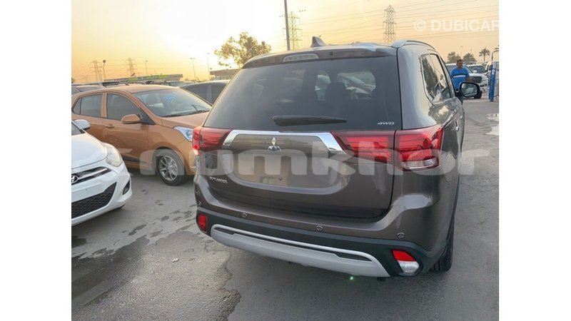 Big with watermark mitsubishi outlander bumthang import dubai 2507