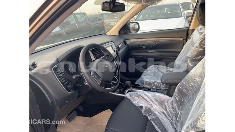 Big with watermark mitsubishi outlander bumthang import dubai 2507