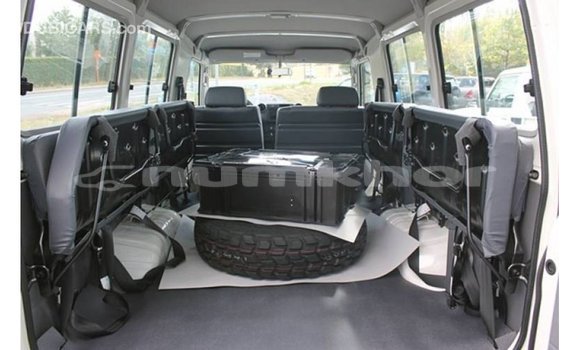 Buy Import Toyota Land Cruiser White Car in Import - Dubai in Bumthang Buy Import Toyota Land Cruiser White Car in Import - Dubai in Bumthang