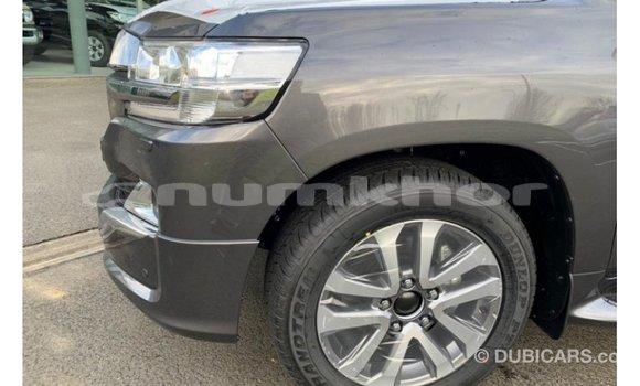 Buy Import Toyota Land Cruiser Brown Car in Import - Dubai in Bumthang Buy Import Toyota Land Cruiser Brown Car in Import - Dubai in Bumthang