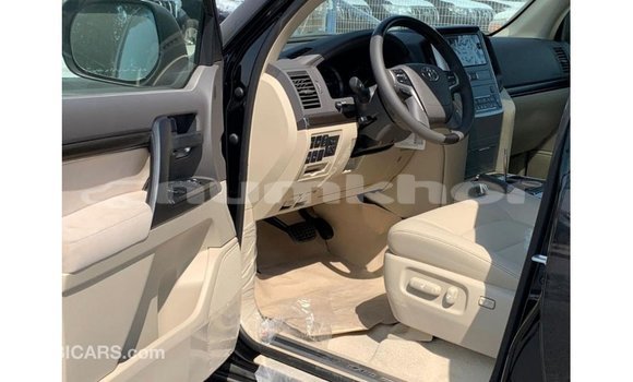 Buy Import Toyota Land Cruiser Black Car in Import - Dubai in Bumthang Buy Import Toyota Land Cruiser Black Car in Import - Dubai in Bumthang