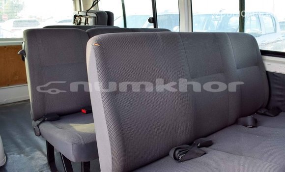 Buy Import Toyota Hiace White Car in Import - Dubai in Bumthang Buy Import Toyota Hiace White Car in Import - Dubai in Bumthang