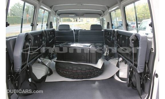 Buy Import Toyota Land Cruiser White Car in Import - Dubai in Bumthang Buy Import Toyota Land Cruiser White Car in Import - Dubai in Bumthang