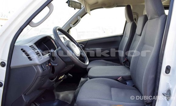 Buy Import Toyota Hiace White Car in Import - Dubai in Bumthang Buy Import Toyota Hiace White Car in Import - Dubai in Bumthang