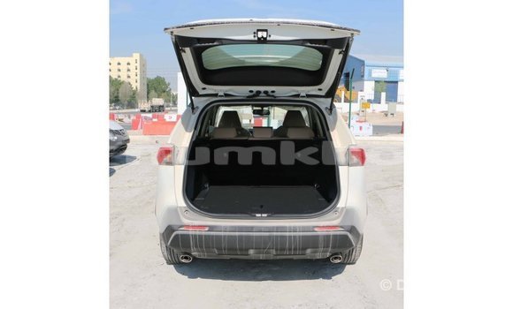 Buy Import Toyota 4Runner White Car in Import - Dubai in Bumthang Buy Import Toyota 4Runner White Car in Import - Dubai in Bumthang