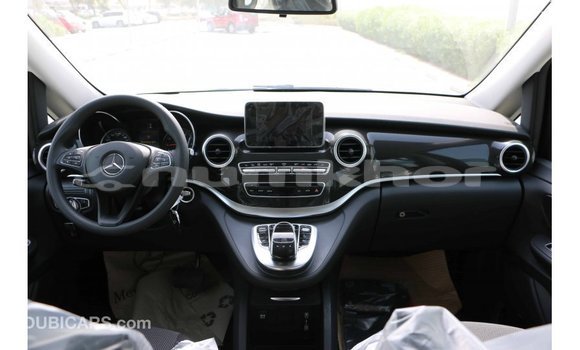 Buy Import Mercedes-Benz 250 Black Car in Import - Dubai in Bumthang Buy Import Mercedes-Benz 250 Black Car in Import - Dubai in Bumthang