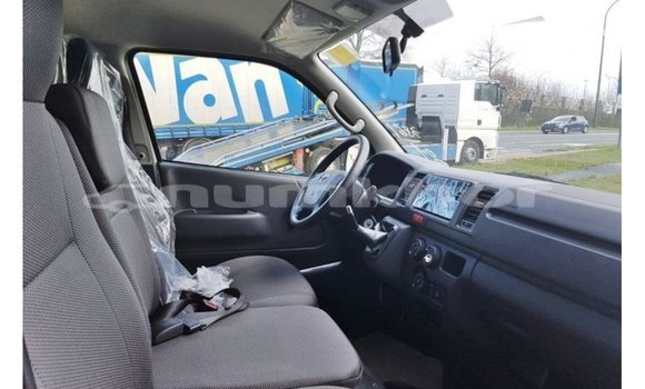 Buy Import Toyota Hiace White Car in Import - Dubai in Bumthang Buy Import Toyota Hiace White Car in Import - Dubai in Bumthang