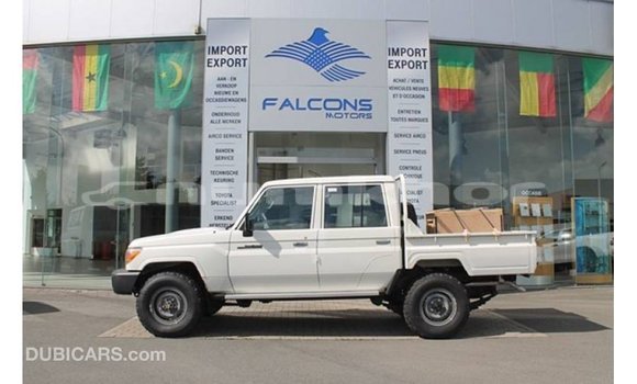 Buy Import Toyota Land Cruiser White Car in Import - Dubai in Bumthang Buy Import Toyota Land Cruiser White Car in Import - Dubai in Bumthang