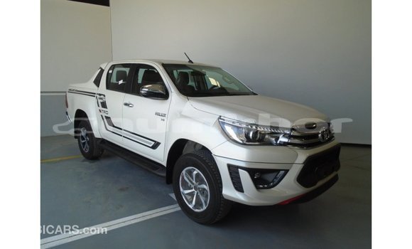 Buy Import Toyota Hilux White Car in Import - Dubai in Bumthang Buy Import Toyota Hilux White Car in Import - Dubai in Bumthang
