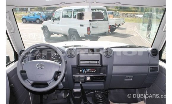 Buy Import Toyota Land Cruiser White Car in Import - Dubai in Bumthang Buy Import Toyota Land Cruiser White Car in Import - Dubai in Bumthang