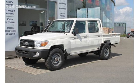 Buy Import Toyota Land Cruiser White Car in Import - Dubai in Bumthang Buy Import Toyota Land Cruiser White Car in Import - Dubai in Bumthang