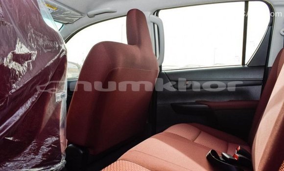 Buy Import Toyota Hilux White Car in Import - Dubai in Bumthang Buy Import Toyota Hilux White Car in Import - Dubai in Bumthang