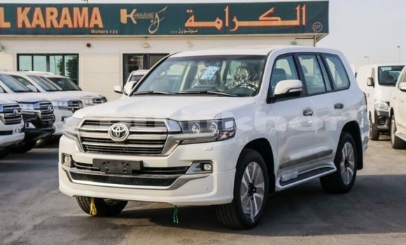 Buy Import Toyota Land Cruiser White Car in Import - Dubai in Bumthang Buy Import Toyota Land Cruiser White Car in Import - Dubai in Bumthang