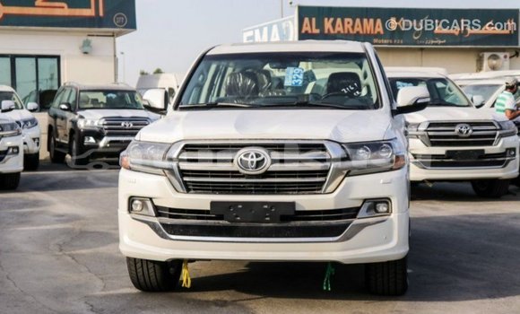 Buy Import Toyota Land Cruiser White Car in Import - Dubai in Bumthang Buy Import Toyota Land Cruiser White Car in Import - Dubai in Bumthang