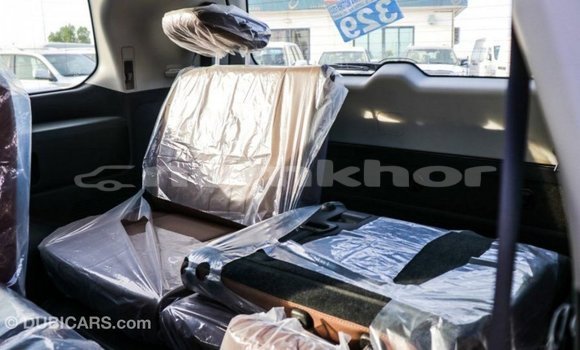 Buy Import Toyota Land Cruiser White Car in Import - Dubai in Bumthang Buy Import Toyota Land Cruiser White Car in Import - Dubai in Bumthang