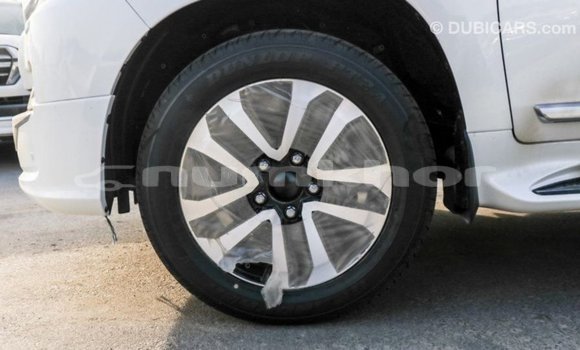 Buy Import Toyota Land Cruiser White Car in Import - Dubai in Bumthang Buy Import Toyota Land Cruiser White Car in Import - Dubai in Bumthang