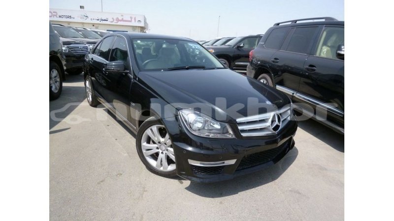 Big with watermark mercedes benz 200 bumthang import dubai 2552