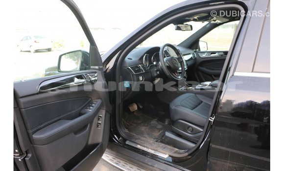 Buy Import Mercedes-Benz 190 Black Car in Import - Dubai in Bumthang Buy Import Mercedes-Benz 190 Black Car in Import - Dubai in Bumthang
