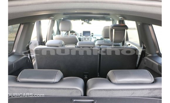 Buy Import Mercedes-Benz 190 Black Car in Import - Dubai in Bumthang Buy Import Mercedes-Benz 190 Black Car in Import - Dubai in Bumthang