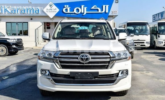 Buy Import Toyota Land Cruiser White Car in Import - Dubai in Bumthang Buy Import Toyota Land Cruiser White Car in Import - Dubai in Bumthang