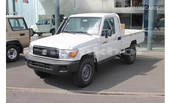 Buy Import Toyota Land Cruiser White Car in Import - Dubai in Bumthang Buy Import Toyota Land Cruiser White Car in Import - Dubai in Bumthang