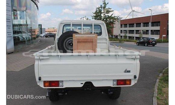 Buy Import Toyota Land Cruiser White Car in Import - Dubai in Bumthang Buy Import Toyota Land Cruiser White Car in Import - Dubai in Bumthang