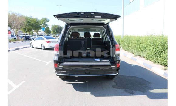 Buy Import Toyota Land Cruiser Black Car in Import - Dubai in Bumthang Buy Import Toyota Land Cruiser Black Car in Import - Dubai in Bumthang