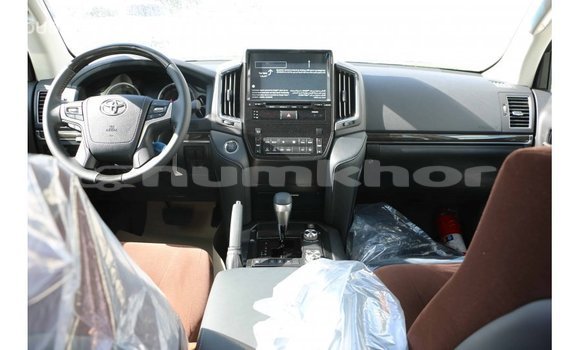 Buy Import Toyota Land Cruiser Black Car in Import - Dubai in Bumthang Buy Import Toyota Land Cruiser Black Car in Import - Dubai in Bumthang