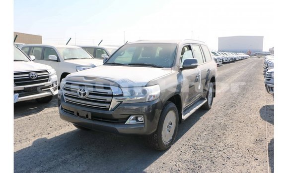Buy Import Toyota Land Cruiser Black Car in Import - Dubai in Bumthang Buy Import Toyota Land Cruiser Black Car in Import - Dubai in Bumthang