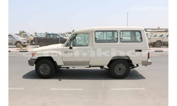 Buy Import Toyota Land Cruiser White Car in Import - Dubai in Bumthang Buy Import Toyota Land Cruiser White Car in Import - Dubai in Bumthang