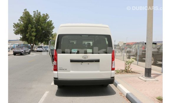 Buy Import Toyota Hiace White Car in Import - Dubai in Bumthang Buy Import Toyota Hiace White Car in Import - Dubai in Bumthang