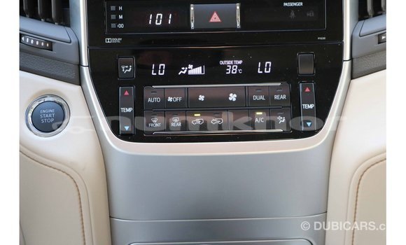 Buy Import Toyota Land Cruiser White Car in Import - Dubai in Bumthang Buy Import Toyota Land Cruiser White Car in Import - Dubai in Bumthang
