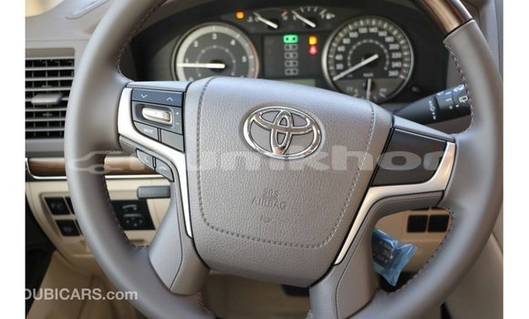 Buy Import Toyota Land Cruiser White Car in Import - Dubai in Bumthang Buy Import Toyota Land Cruiser White Car in Import - Dubai in Bumthang