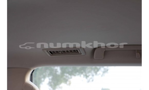 Buy Import Toyota Land Cruiser White Car in Import - Dubai in Bumthang Buy Import Toyota Land Cruiser White Car in Import - Dubai in Bumthang