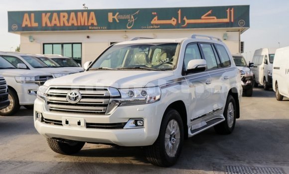 Buy Import Toyota Land Cruiser White Car in Import - Dubai in Bumthang Buy Import Toyota Land Cruiser White Car in Import - Dubai in Bumthang