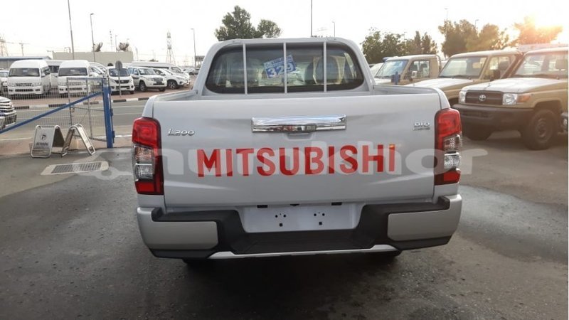 Big with watermark mitsubishi l200 bumthang import dubai 2597