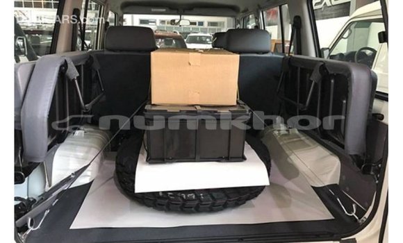 Buy Import Toyota Land Cruiser White Car in Import - Dubai in Bumthang Buy Import Toyota Land Cruiser White Car in Import - Dubai in Bumthang