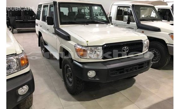 Buy Import Toyota Land Cruiser White Car in Import - Dubai in Bumthang Buy Import Toyota Land Cruiser White Car in Import - Dubai in Bumthang