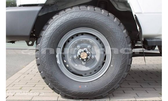 Buy Import Toyota Land Cruiser White Car in Import - Dubai in Bumthang Buy Import Toyota Land Cruiser White Car in Import - Dubai in Bumthang