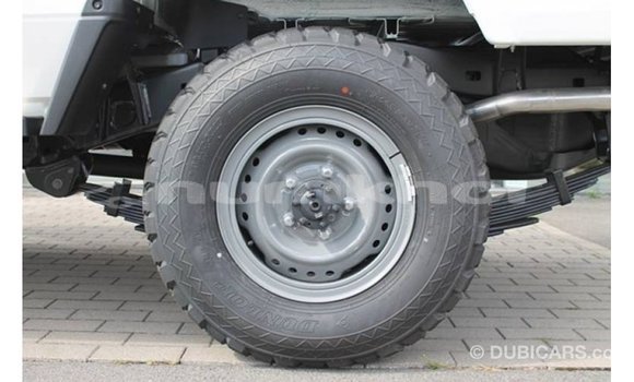 Buy Import Toyota Land Cruiser White Car in Import - Dubai in Bumthang Buy Import Toyota Land Cruiser White Car in Import - Dubai in Bumthang