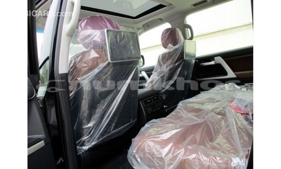 Buy Import Toyota Land Cruiser Black Car in Import - Dubai in Bumthang Buy Import Toyota Land Cruiser Black Car in Import - Dubai in Bumthang