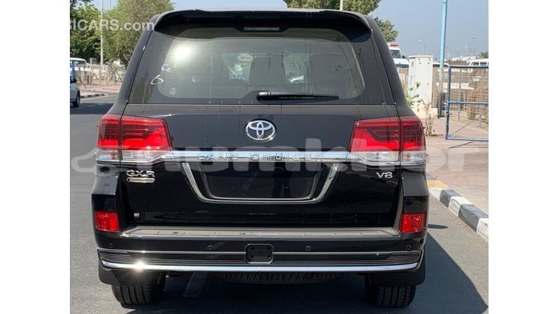 Big with watermark toyota land cruiser bumthang import dubai 2623