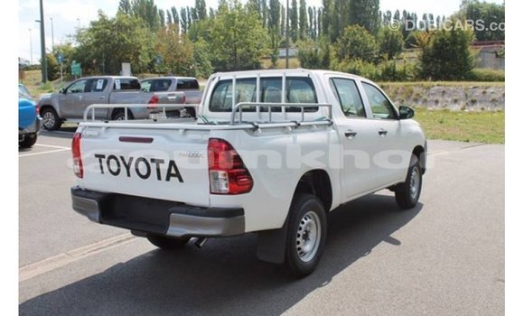 Buy Import Toyota Hilux White Car in Import - Dubai in Bumthang Buy Import Toyota Hilux White Car in Import - Dubai in Bumthang