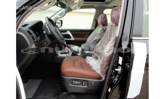 Buy Import Toyota Land Cruiser Black Car in Import - Dubai in Bumthang Buy Import Toyota Land Cruiser Black Car in Import - Dubai in Bumthang